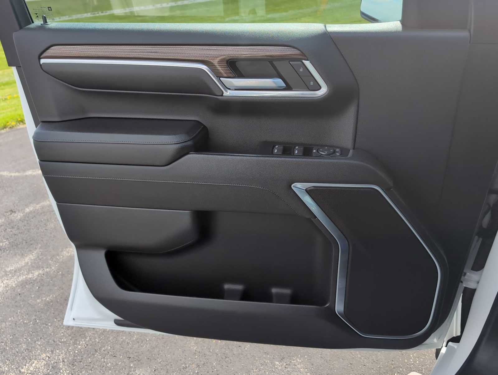 Used 2023 Chevrolet Silverado 1500 RST w/ Protection Package AWD/4WD image 32