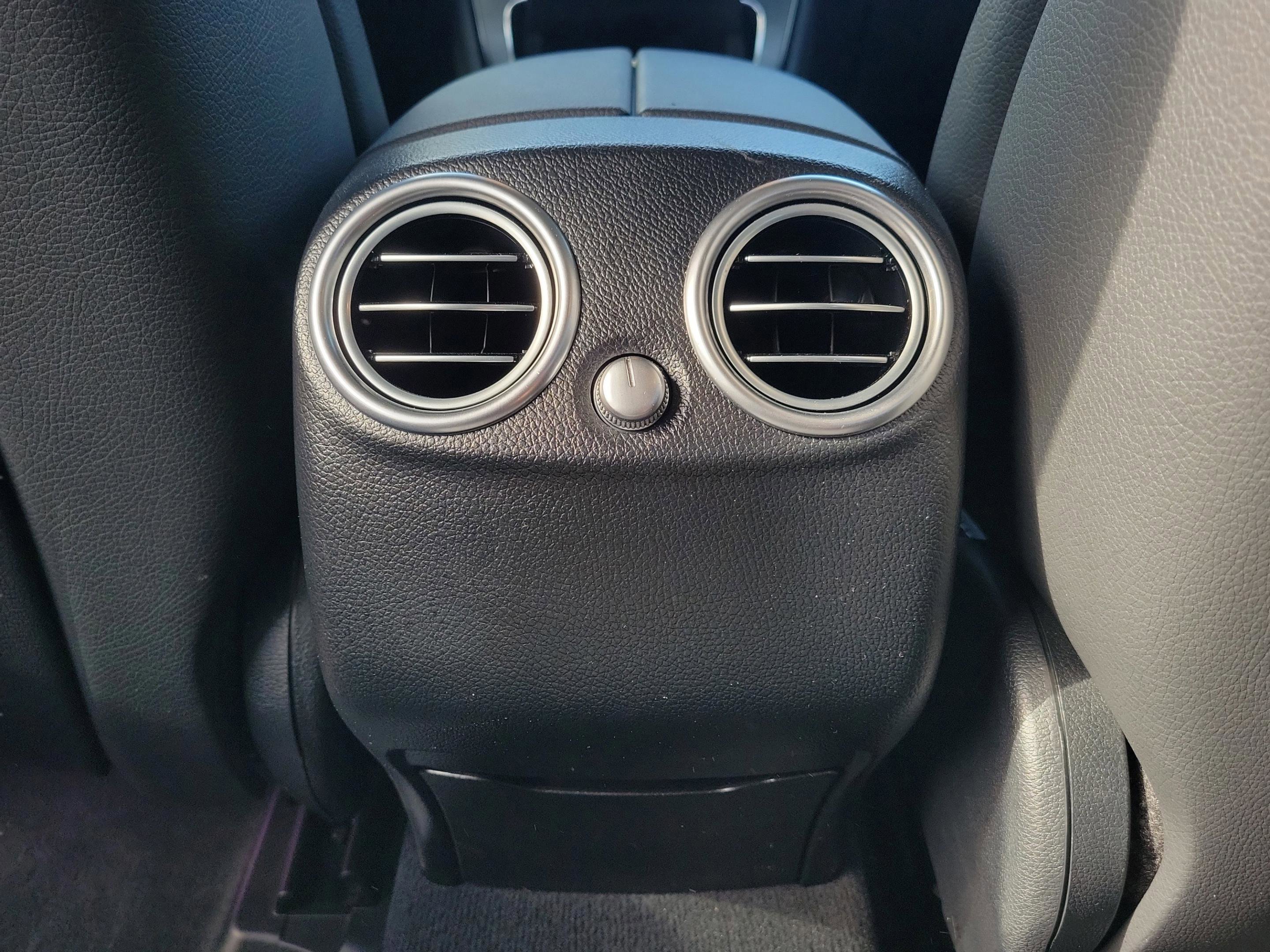 Used 2022 Mercedes-Benz GLC 300 image 29