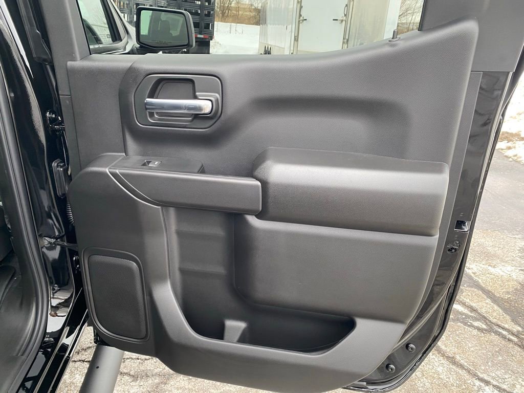 New 2026 Chevrolet Silverado 1500 Custom w/ Turbomax Blackout Package image 25