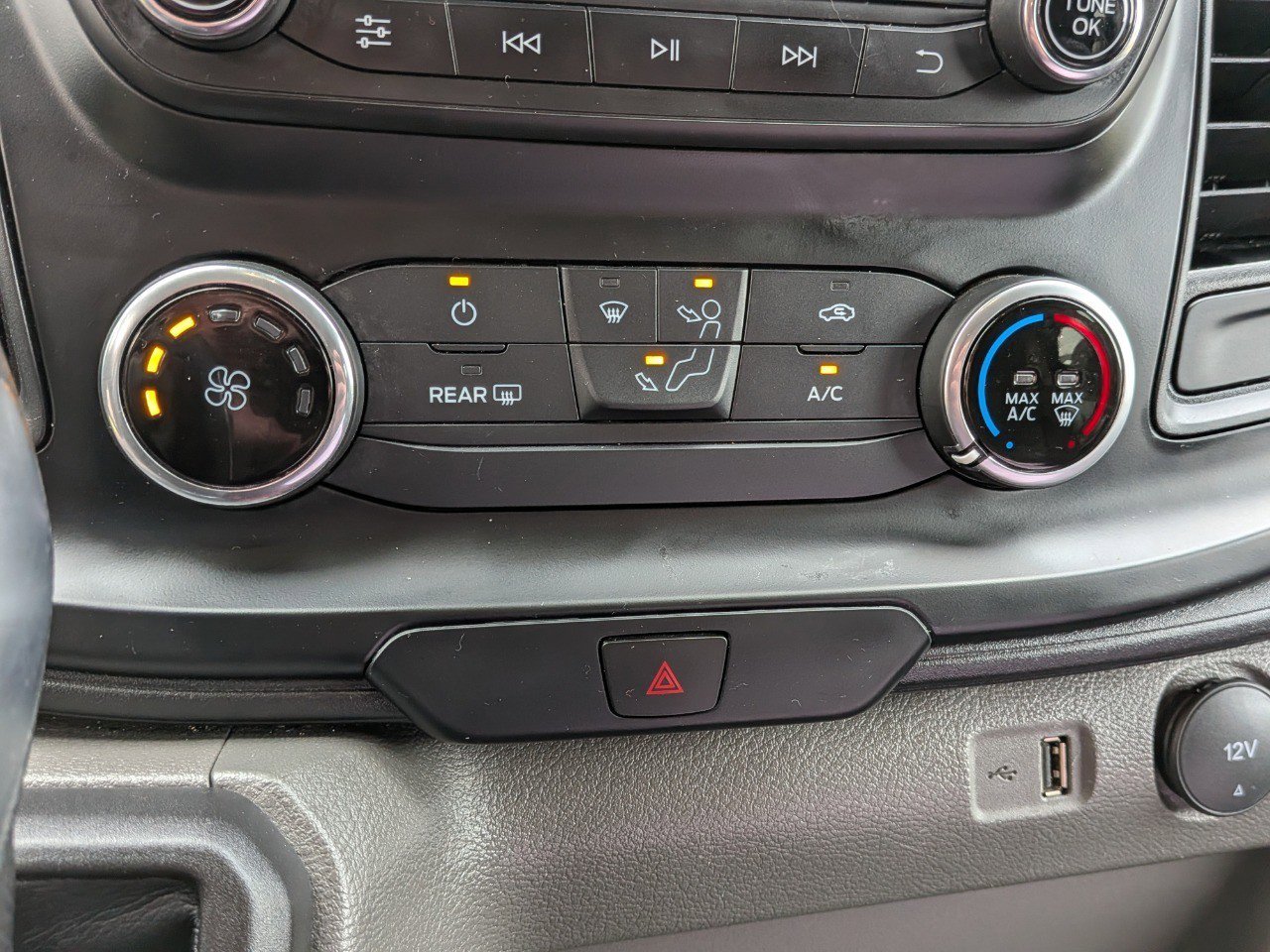 Used 2024 Ford Transit 250 w/ Exterior Upgrade Package image 19