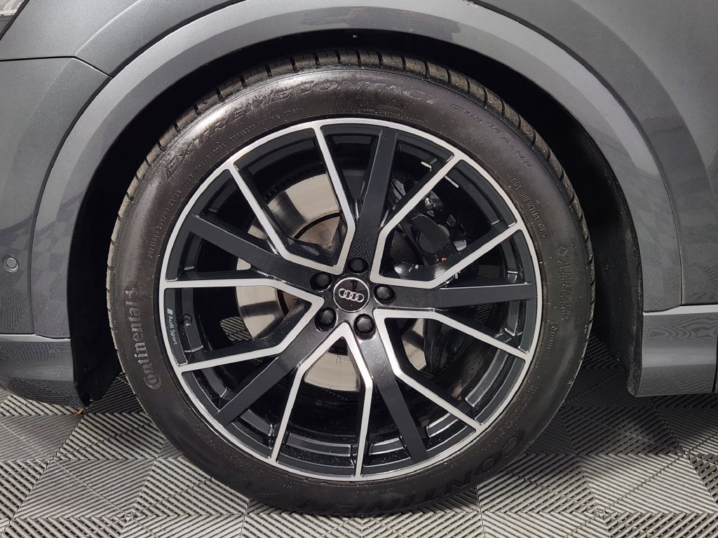 Used 2020 Audi SQ8 Prestige w/ Prestige Package AWD/4WD image 21