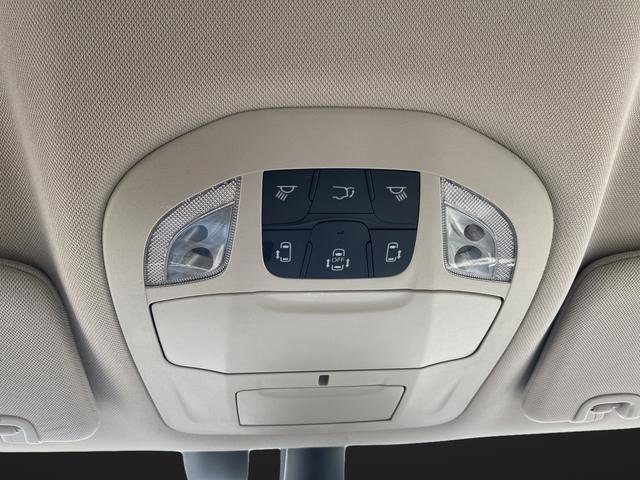 Used 2021 Chrysler Pacifica Touring-L image 36