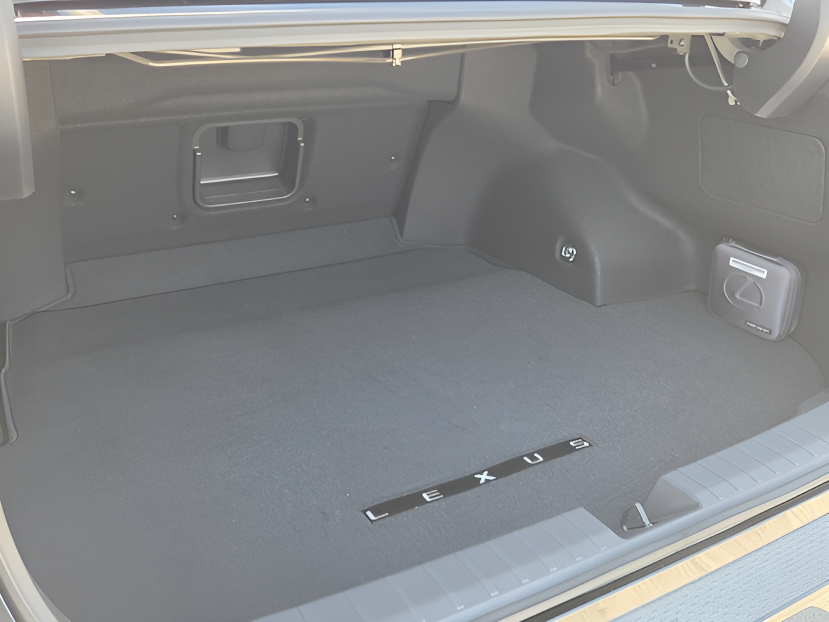 New 2026 Lexus ES 350e w/ Accessory Package (Z2) FWD image 13