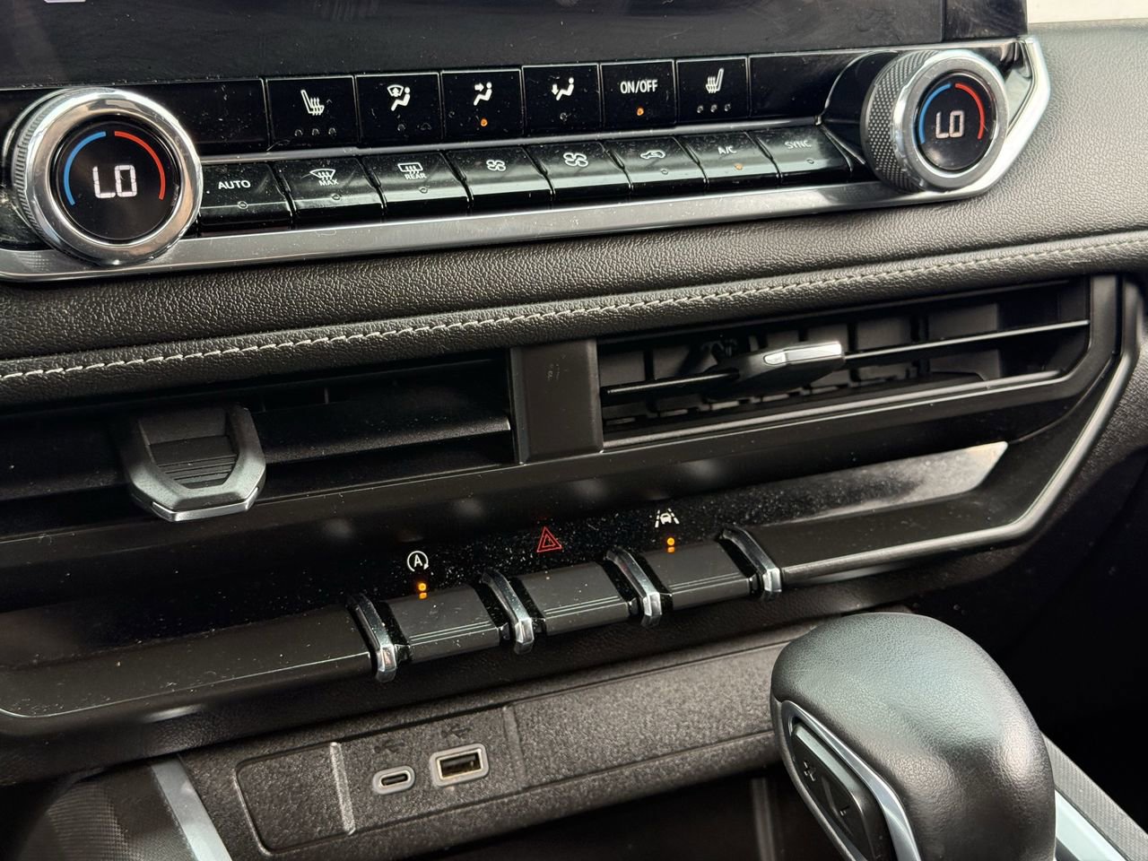 Used 2023 Chevrolet Colorado LT w/ LT Convenience Package II image 20