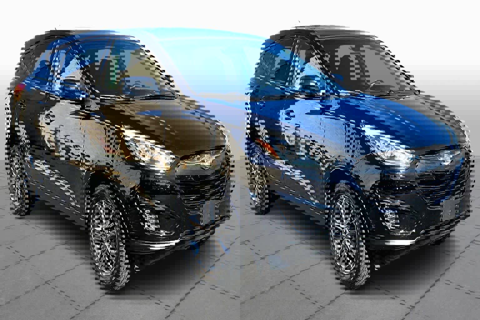 Used 2015 Hyundai Tucson GLS image 2