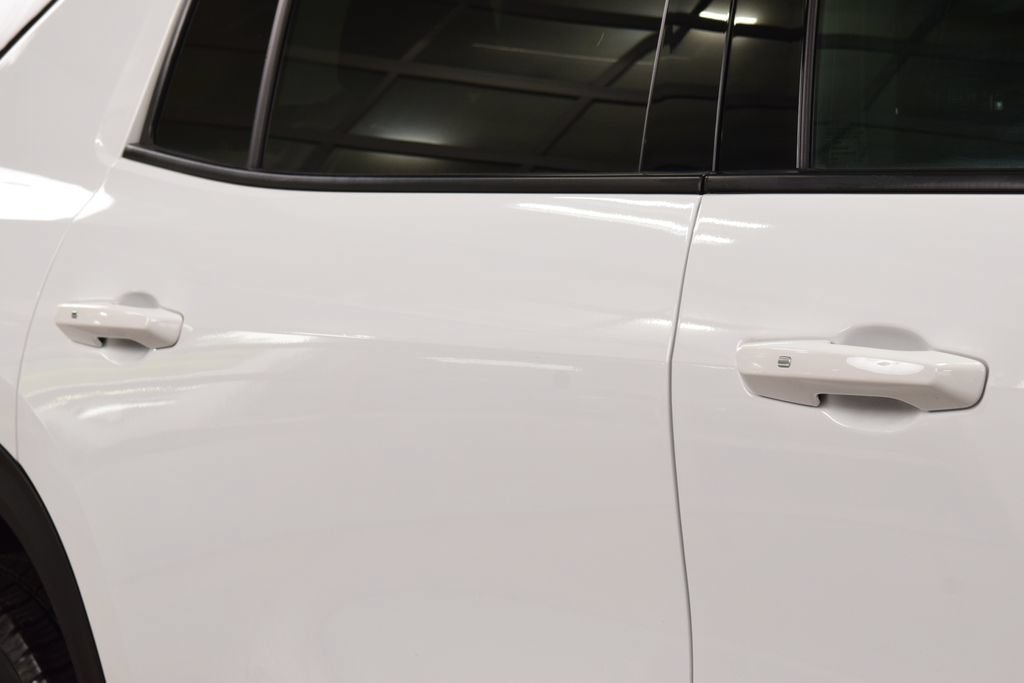 Used 2024 Chevrolet Traverse LS w/ LPO, Floor Liner Package AWD/4WD image 18