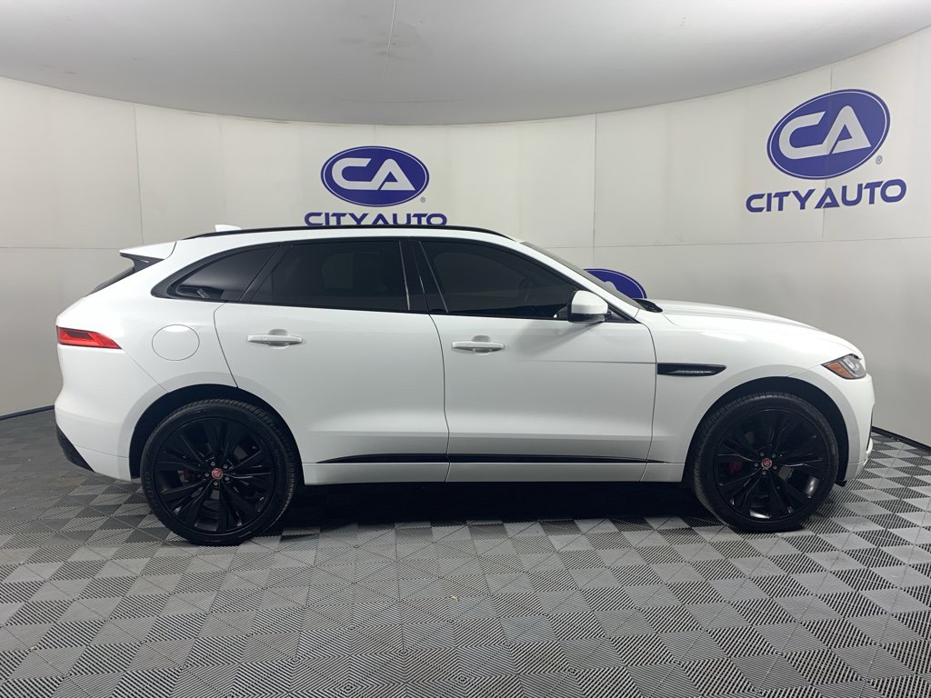 Used 2017 Jaguar F-PACE S AWD/4WD image 2