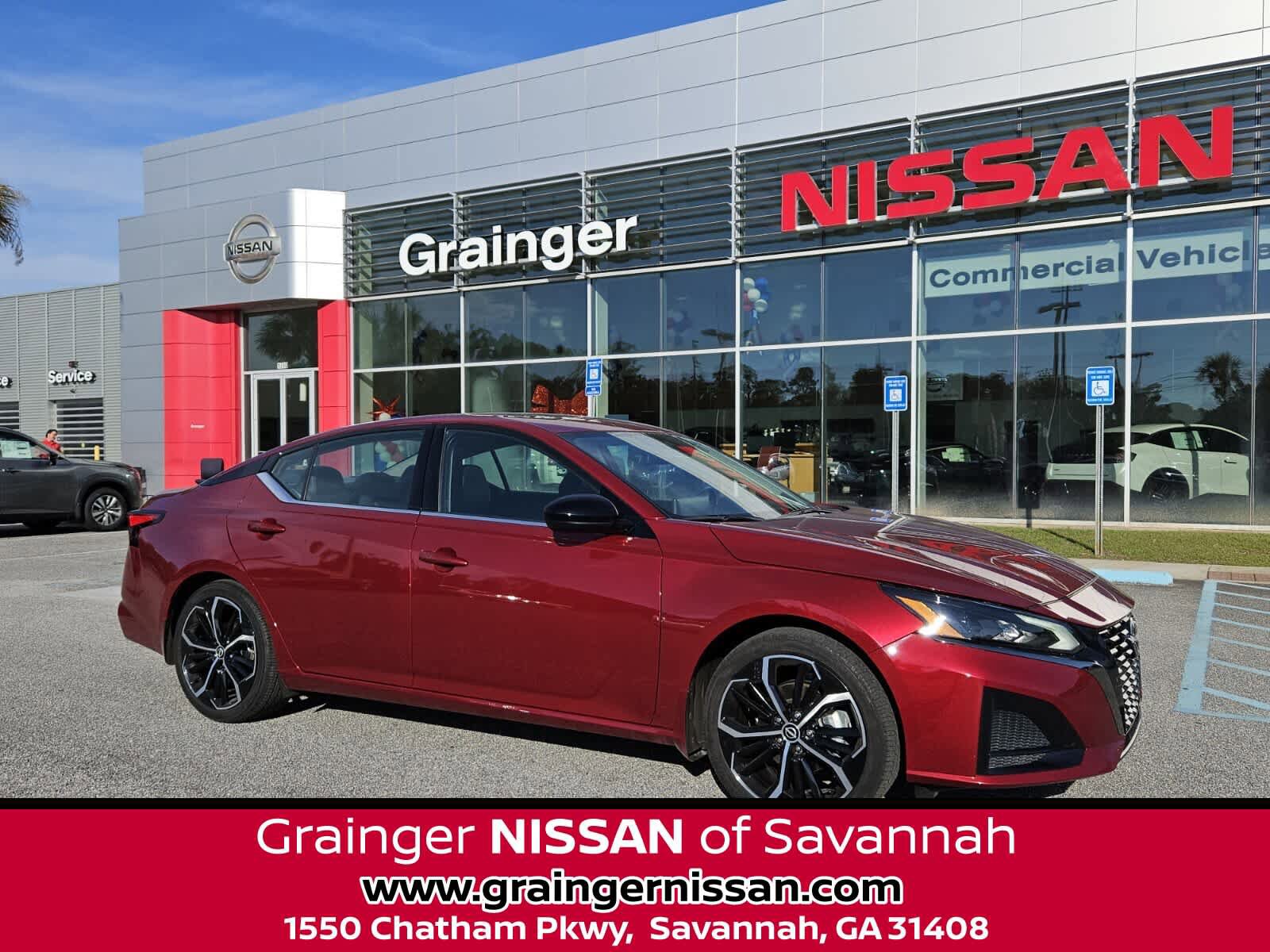 Used 2024 Nissan Altima 2.5 SR w/ SR Premium Package FWD image 1