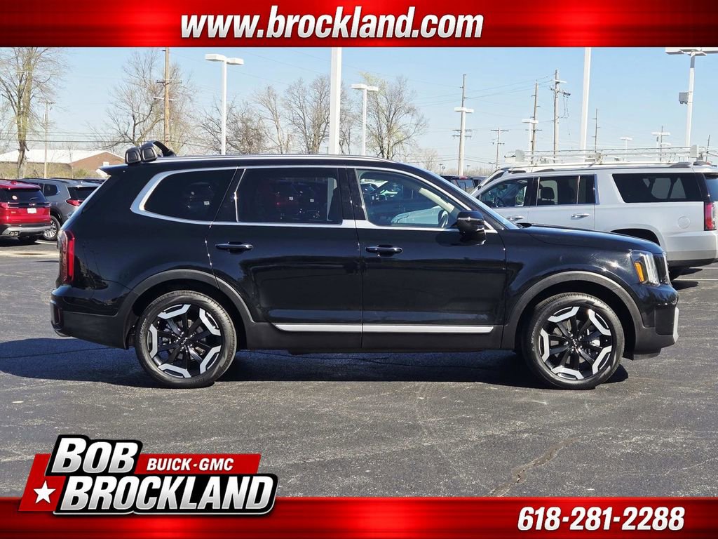 Used 2025 Kia Telluride S image 2