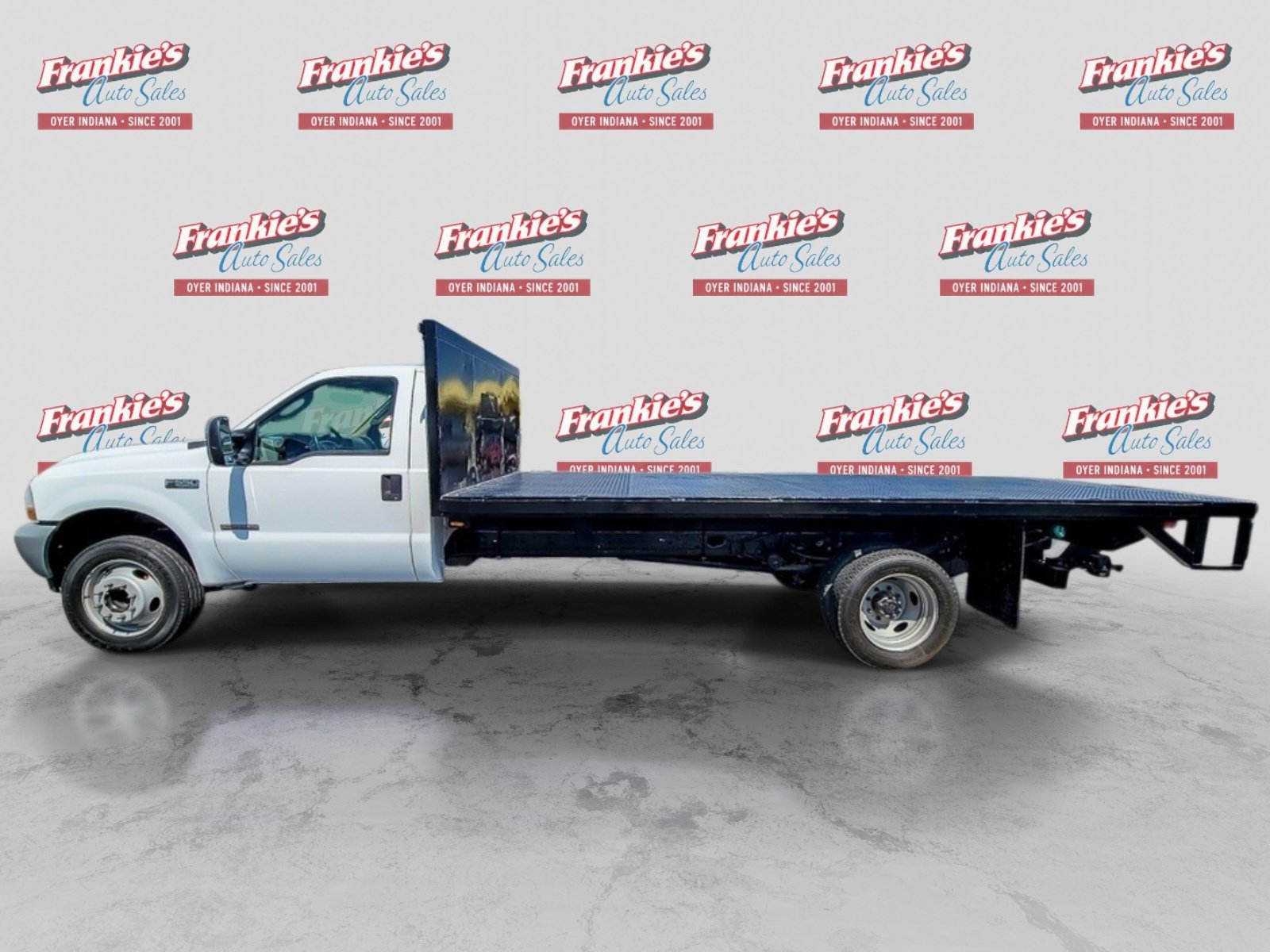 Used 2004 Ford F550 2WD Regular Cab Super Duty image 2
