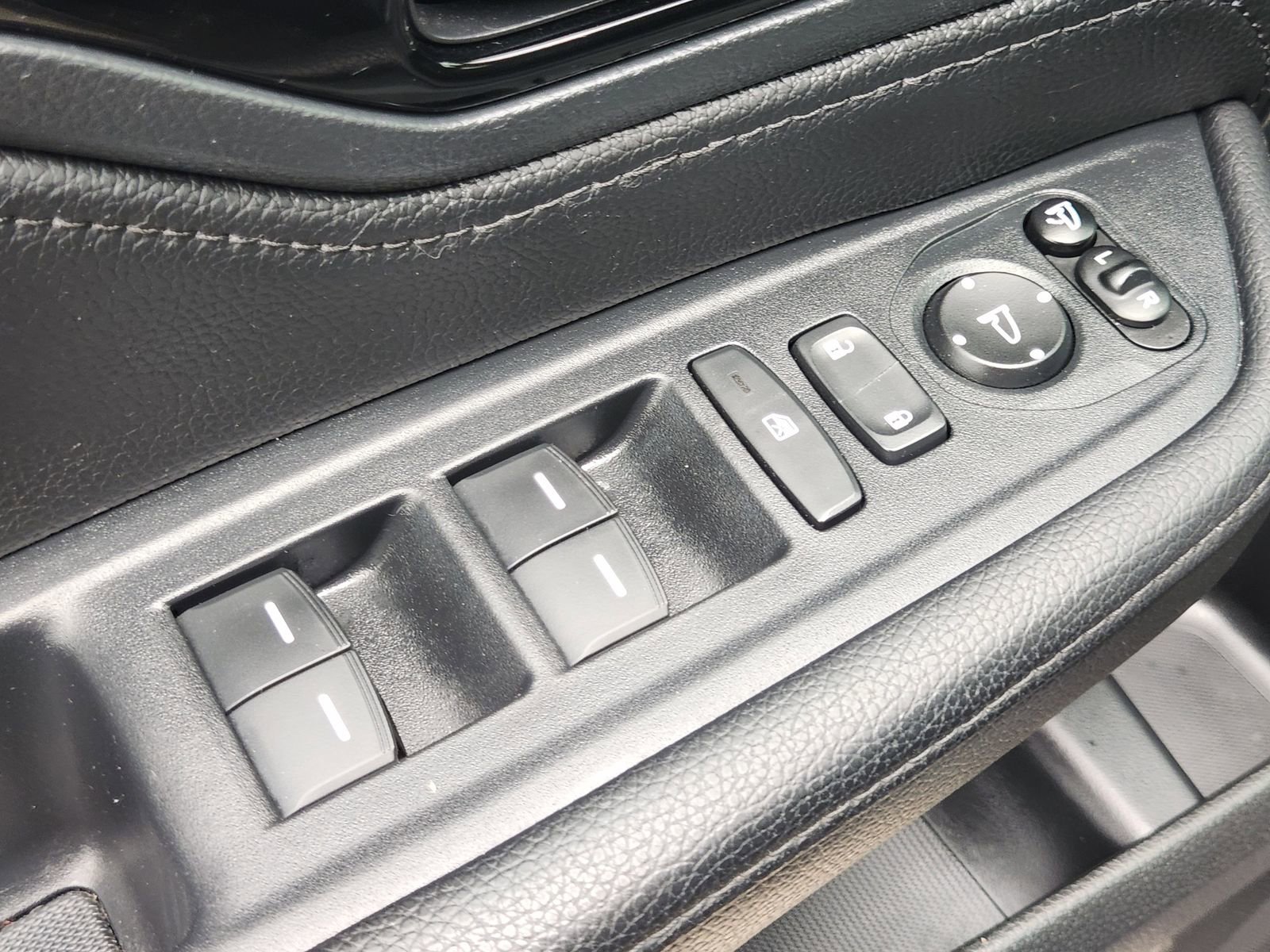 Used 2023 Honda Odyssey Elite image 26
