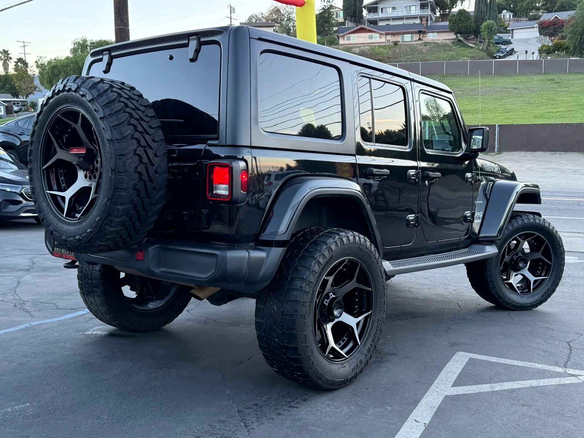 Used 2019 Jeep Wrangler Unlimited Sahara image 8