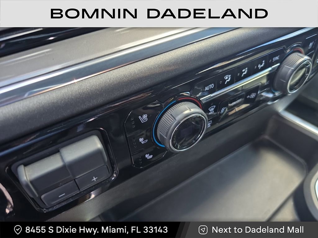 Used 2023 Chevrolet Silverado 1500 High Country image 25