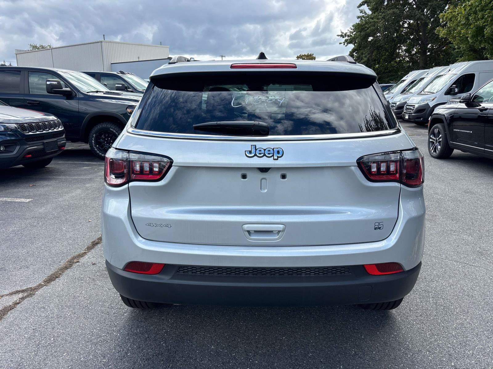 New 2026 Jeep Compass Latitude AWD/4WD image 3