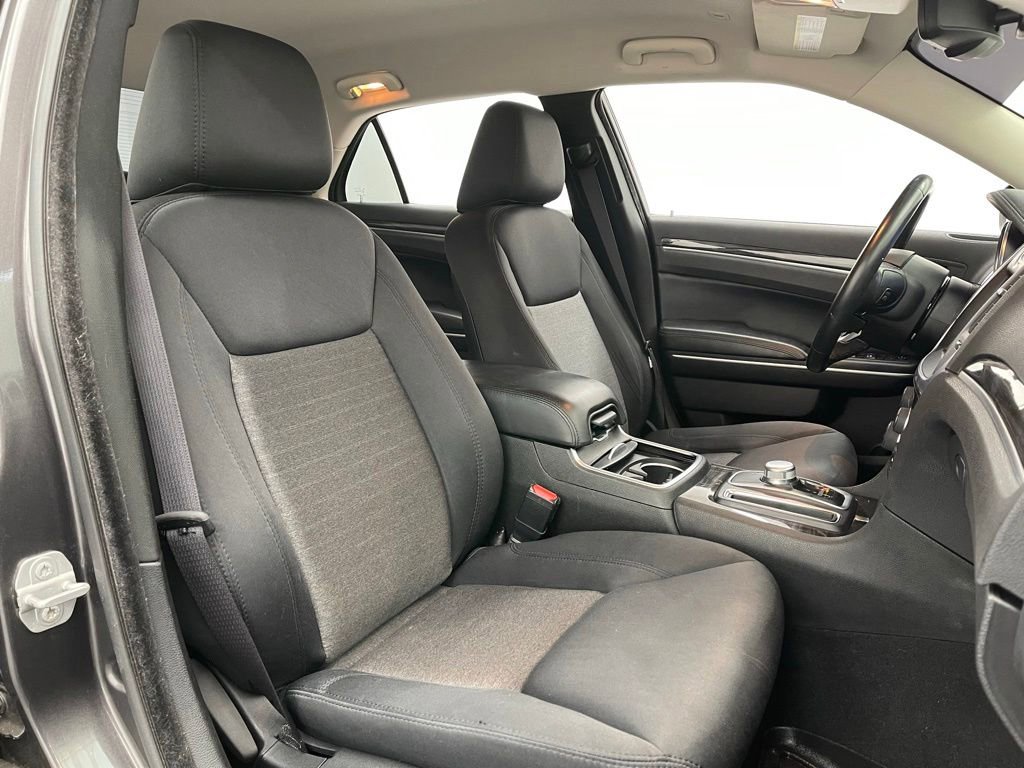 Used 2019 Chrysler 300 Touring w/ Sport Appearance Package RWD image 29