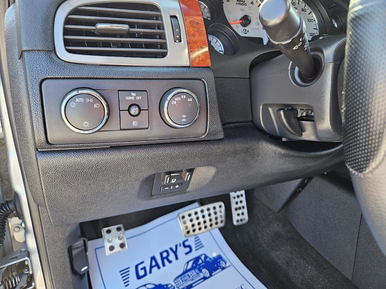 Used 2011 Chevrolet Avalanche LTZ image 22