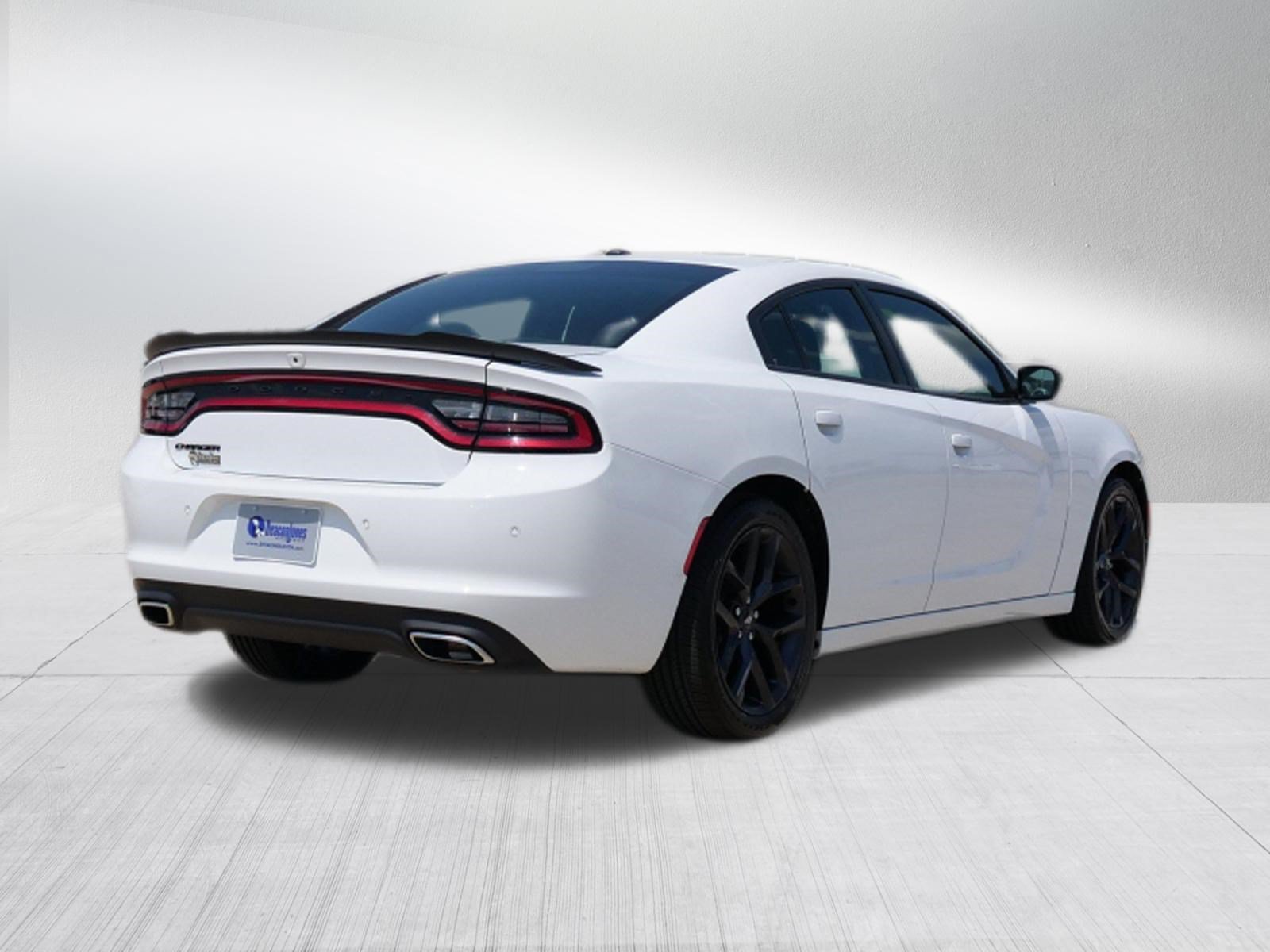 Used 2020 Dodge Charger SXT w/ Blacktop Package RWD image 3