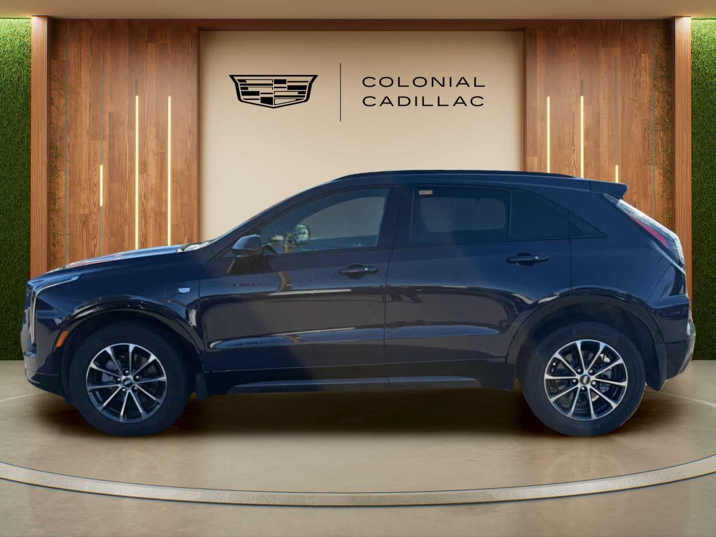 Used 2025 Cadillac XT4 Sport w/ Technology Package AWD/4WD image 4