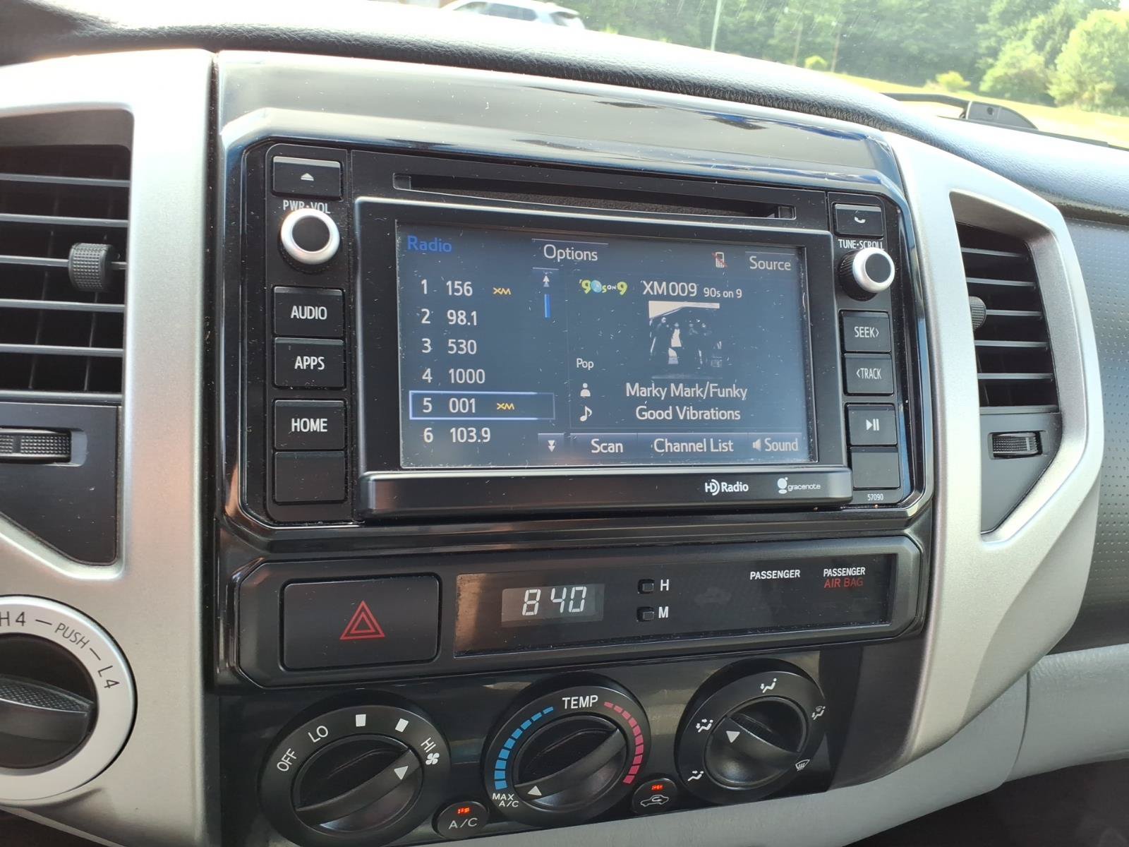 Used 2014 Toyota Tacoma 4x4 Double Cab w/ SR5 Package image 19