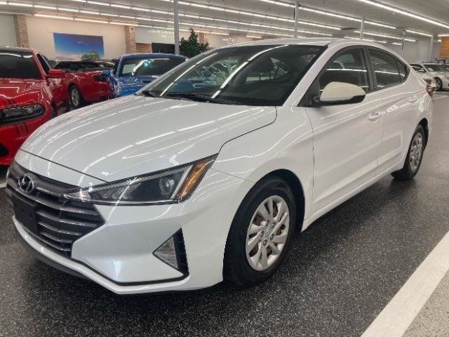 Used 2019 Hyundai Elantra SE w/ Cargo Package FWD image 1