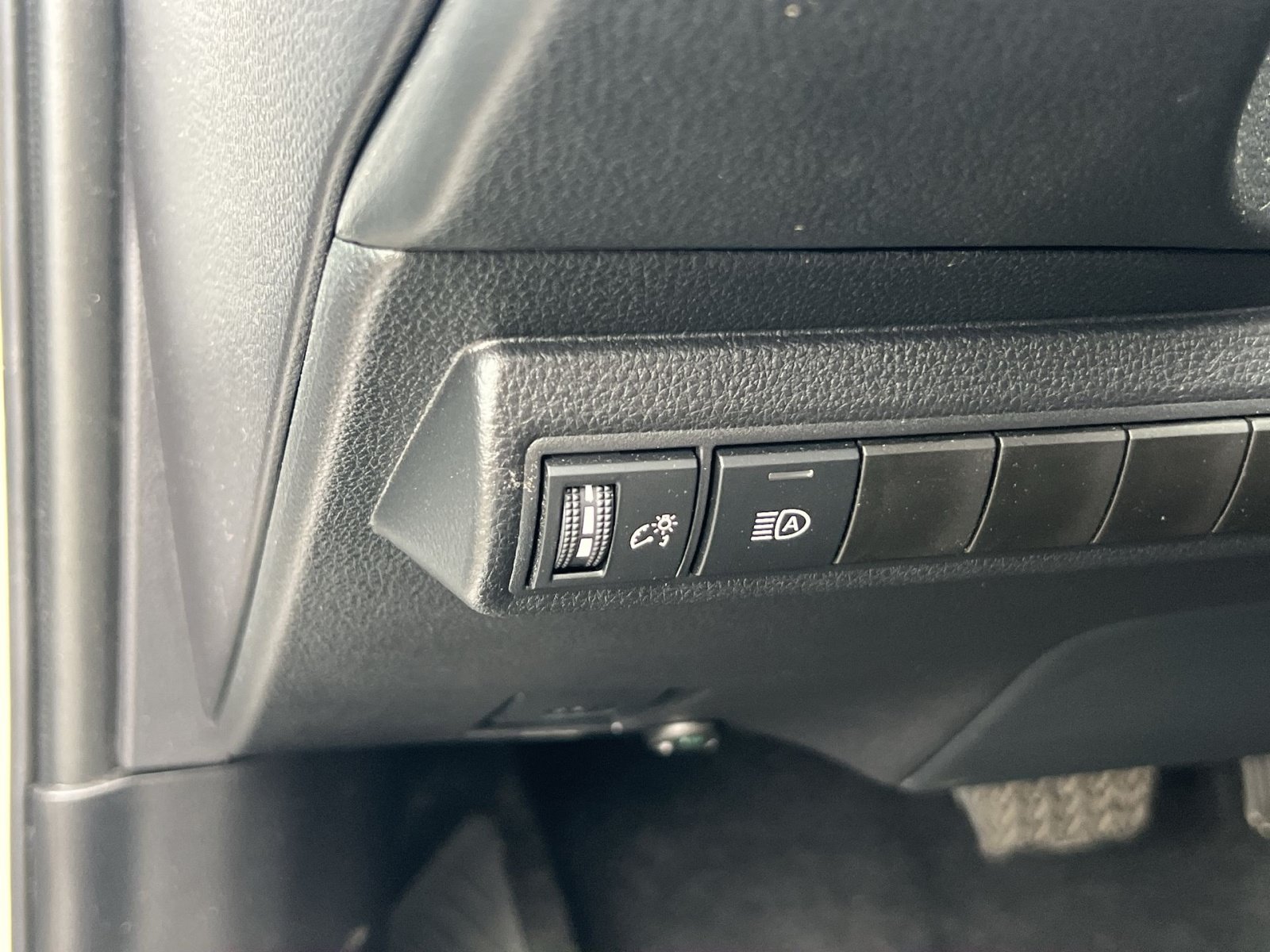 Used 2026 Toyota Corolla SE FWD image 27