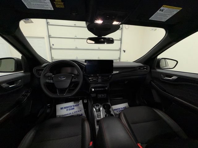 Used 2024 Ford Escape ST-Line w/ Tech Pack #1 AWD/4WD image 9