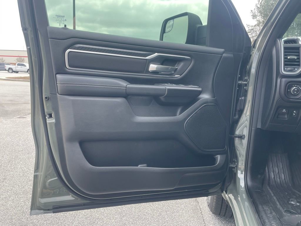 New 2026 RAM 1500 4x4 Crew Cab image 10