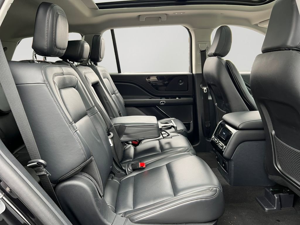 Used 2025 Lincoln Aviator Reserve image 9