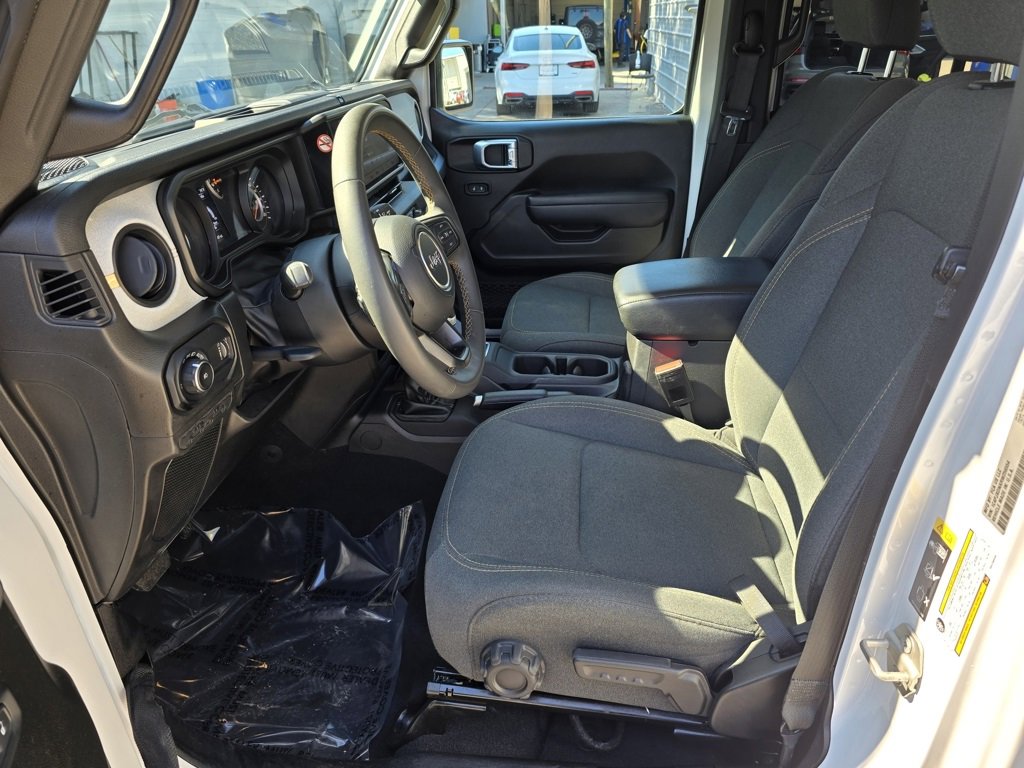 Used 2024 Jeep Wrangler Sport S image 15
