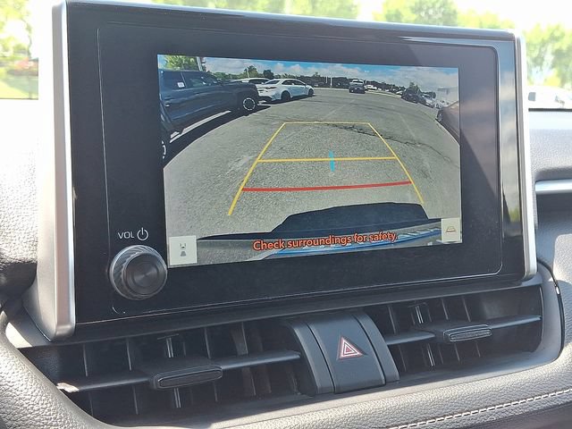 Used 2025 Toyota RAV4 XLE AWD/4WD image 17