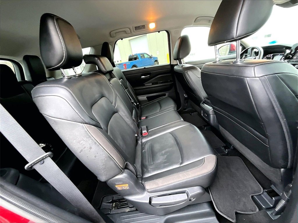 Used 2023 Nissan Pathfinder SL w/ Cargo Package image 22