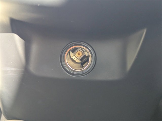 Used 2018 Volvo XC60 T6 Momentum w/ Convenience Package image 15