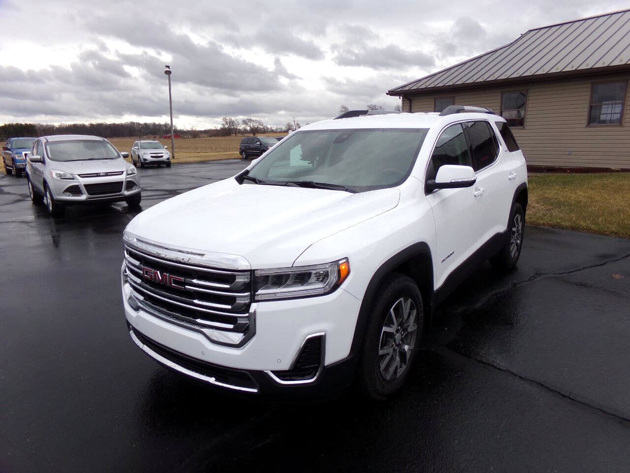 Used 2023 GMC Acadia SLE w/ Driver Convenience Package image 53