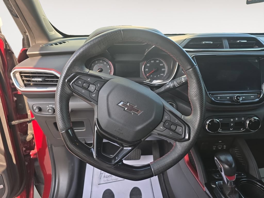 Used 2022 Chevrolet TrailBlazer RS w/ Technology Package FWD image 12