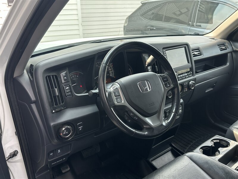 Used 2014 Honda Ridgeline SE image 46