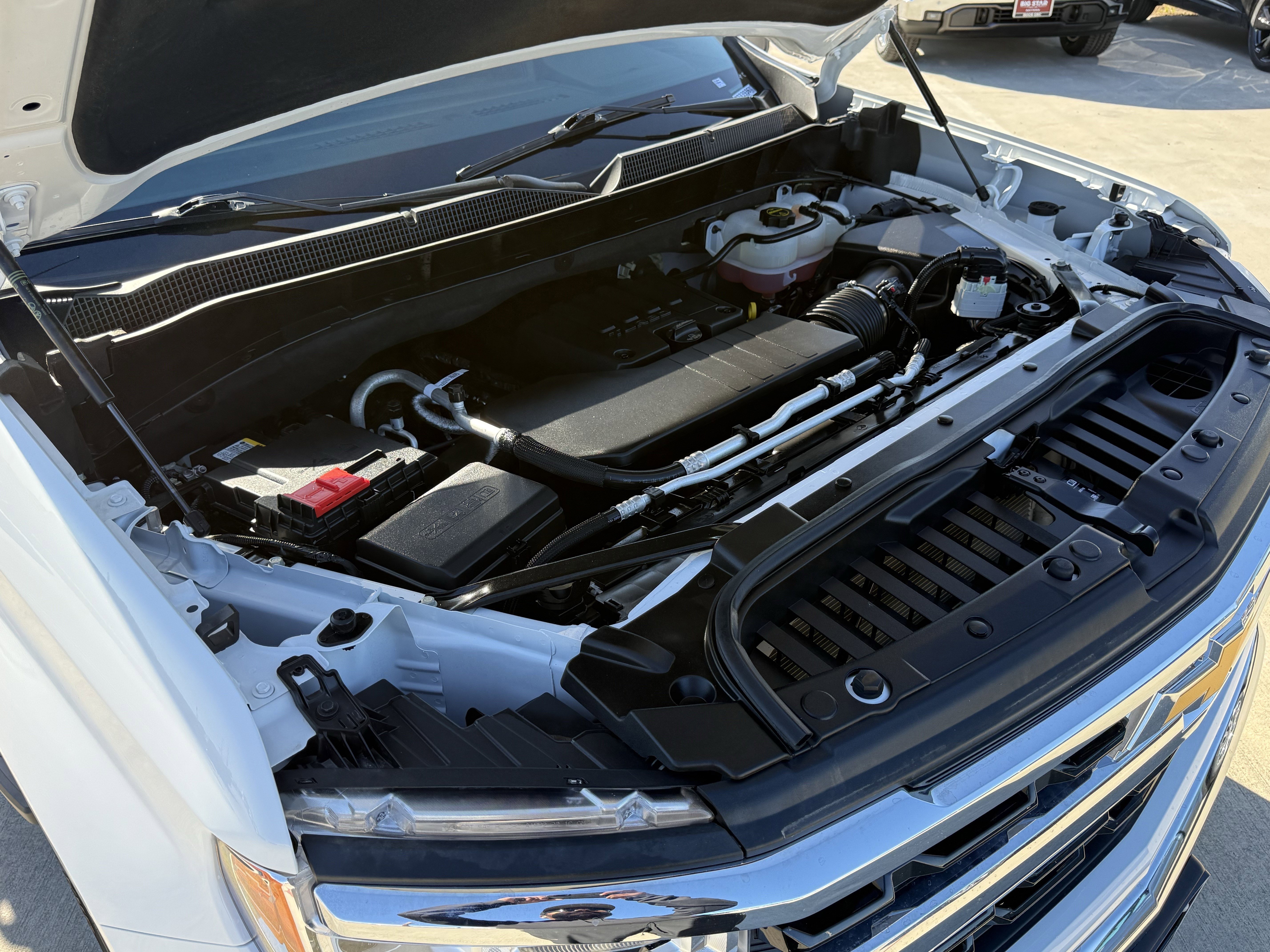 Used 2025 Chevrolet Silverado 1500 LT w/ Leather Package image 31