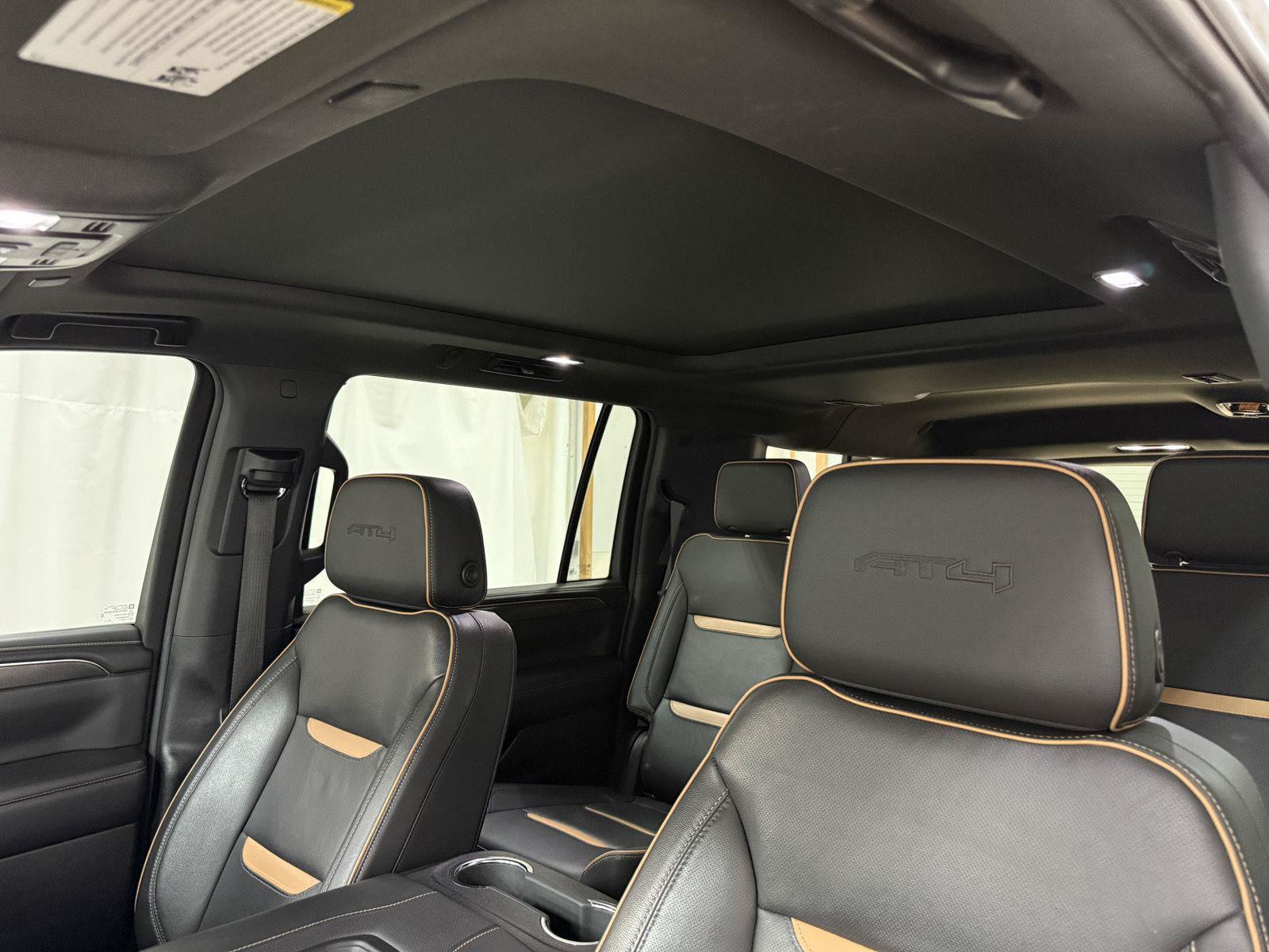 Used 2024 GMC Yukon XL AT4 w/ AT4 Premium Plus Package AWD/4WD image 19