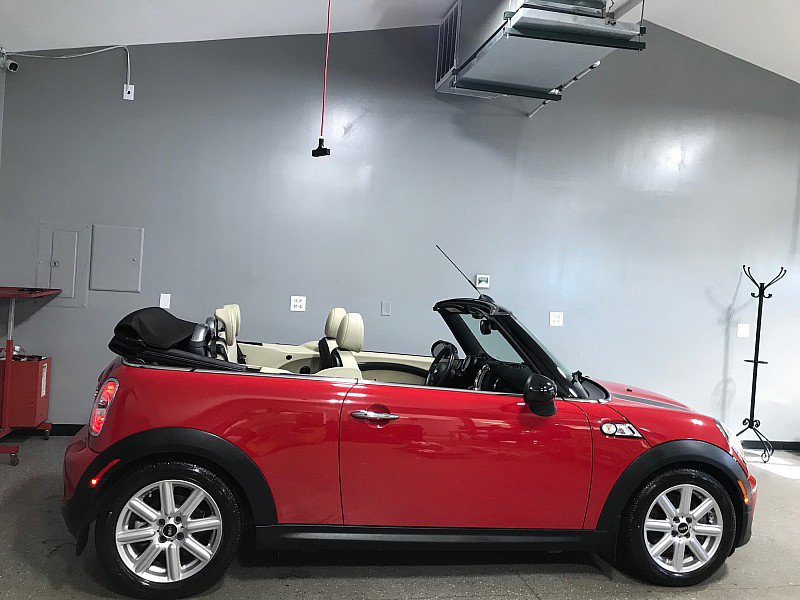 Used 2013 MINI Cooper S w/ Technology Pkg 2 FWD image 3