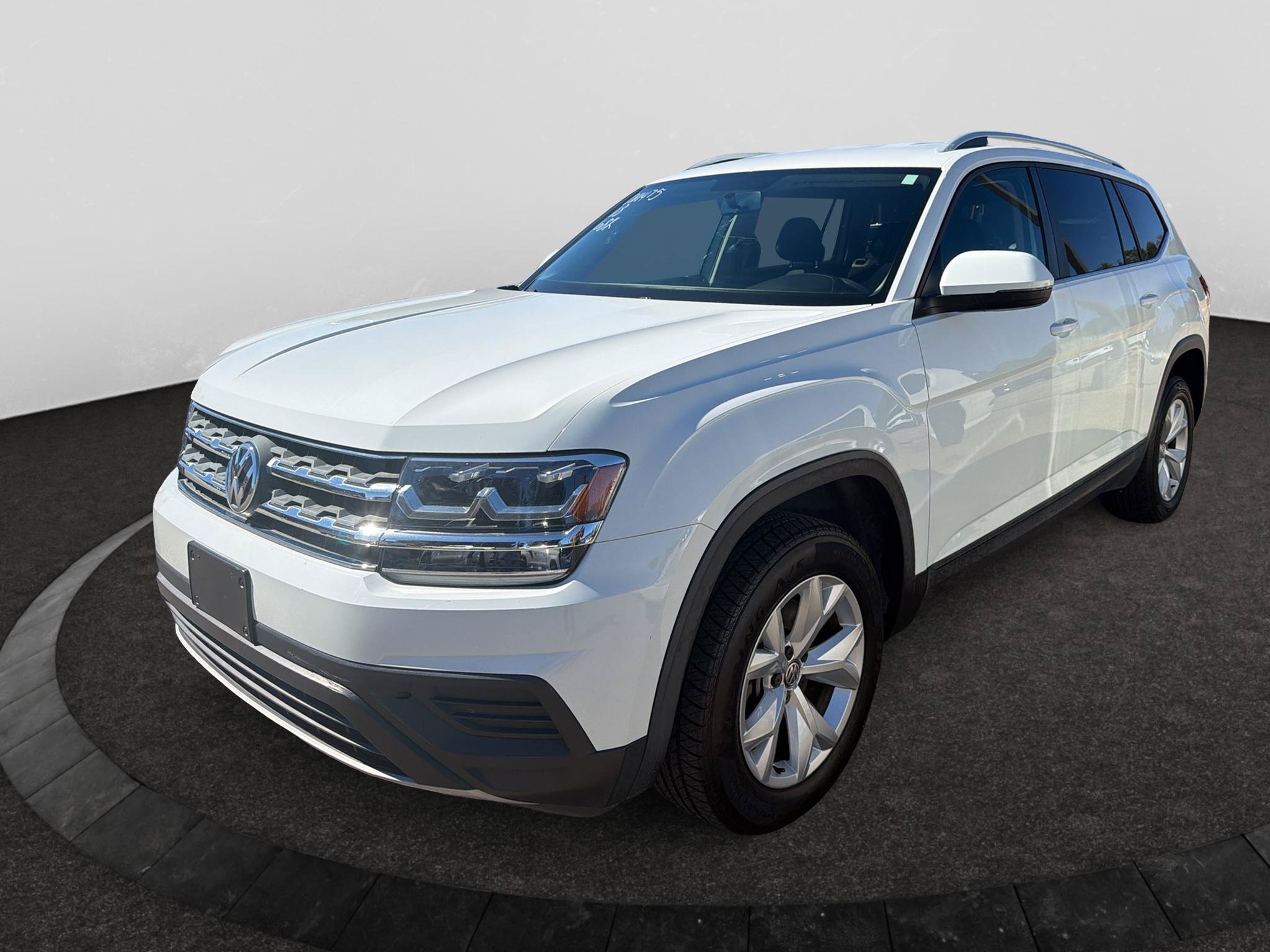 Used 2018 Volkswagen Atlas S FWD image 1