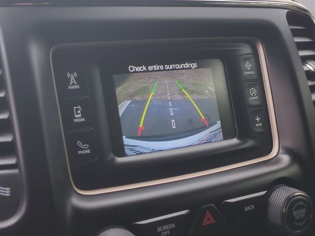 Used 2017 Jeep Grand Cherokee Laredo image 37