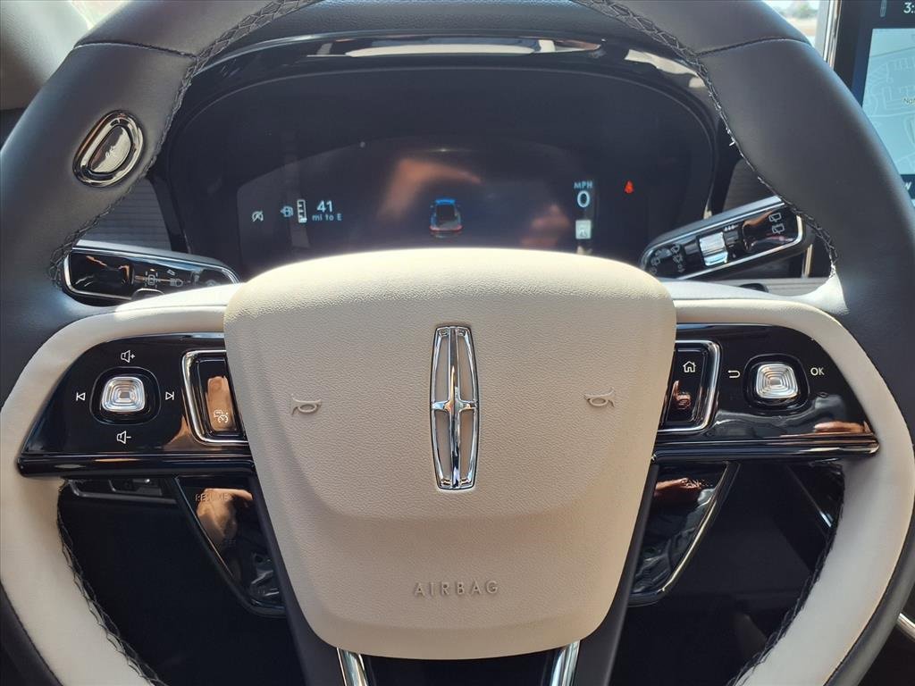 New 2026 Lincoln Corsair Premiere image 5