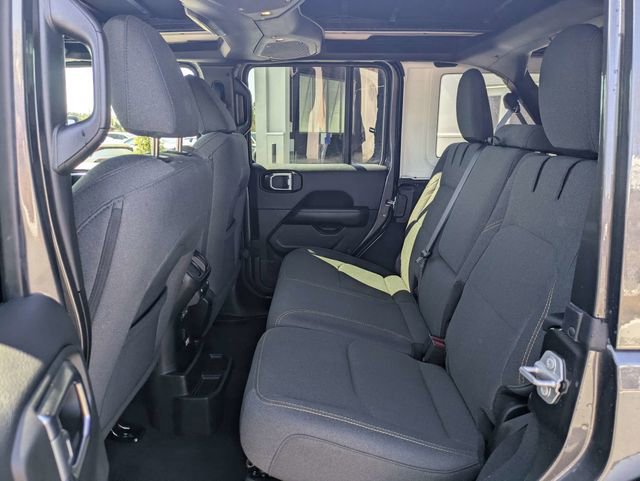 Used 2025 Jeep Wrangler Unlimited Sahara w/ Safety Group image 13