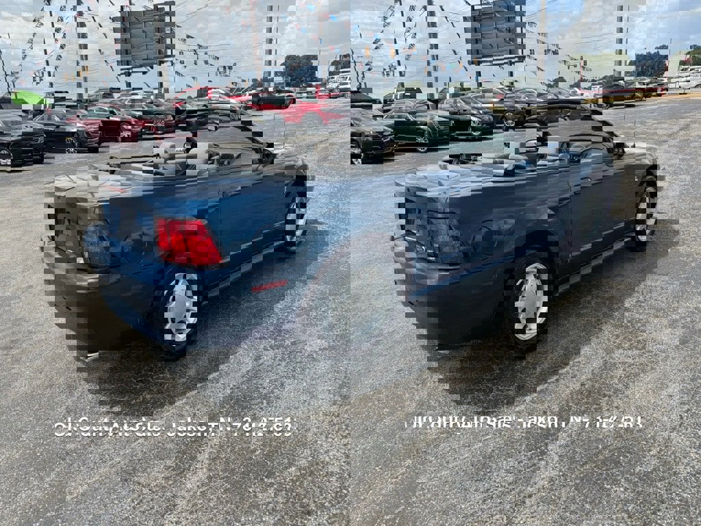 Used 2000 Ford Mustang Convertible RWD image 6