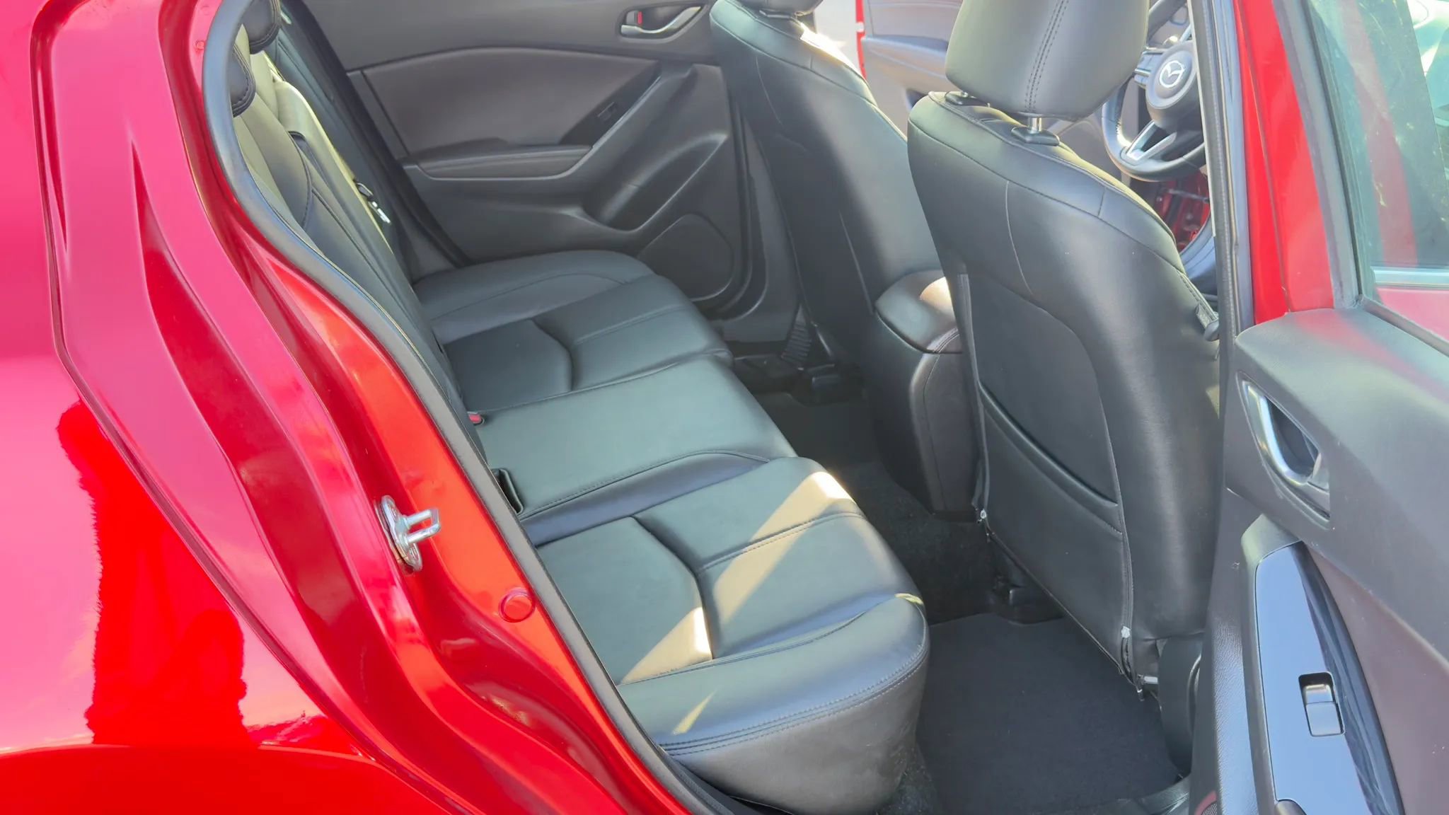Used 2018 MAZDA MAZDA3 Touring FWD image 15