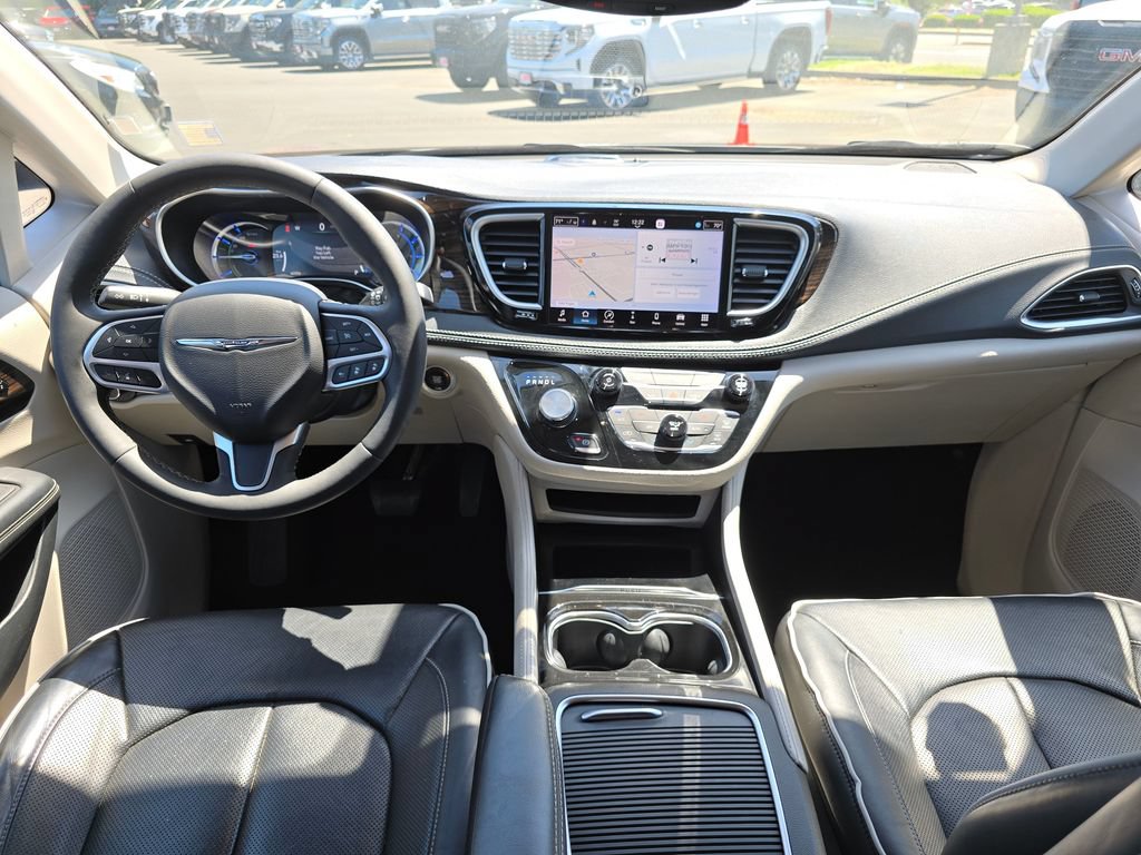 Used 2023 Chrysler Pacifica Limited FWD image 58