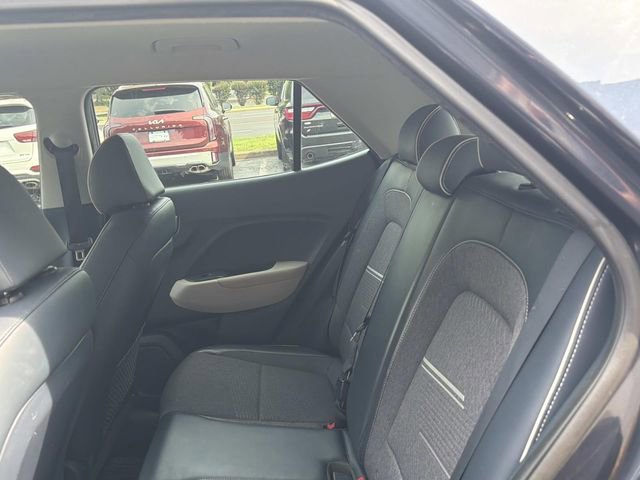 Used 2020 Hyundai Venue FWD image 10