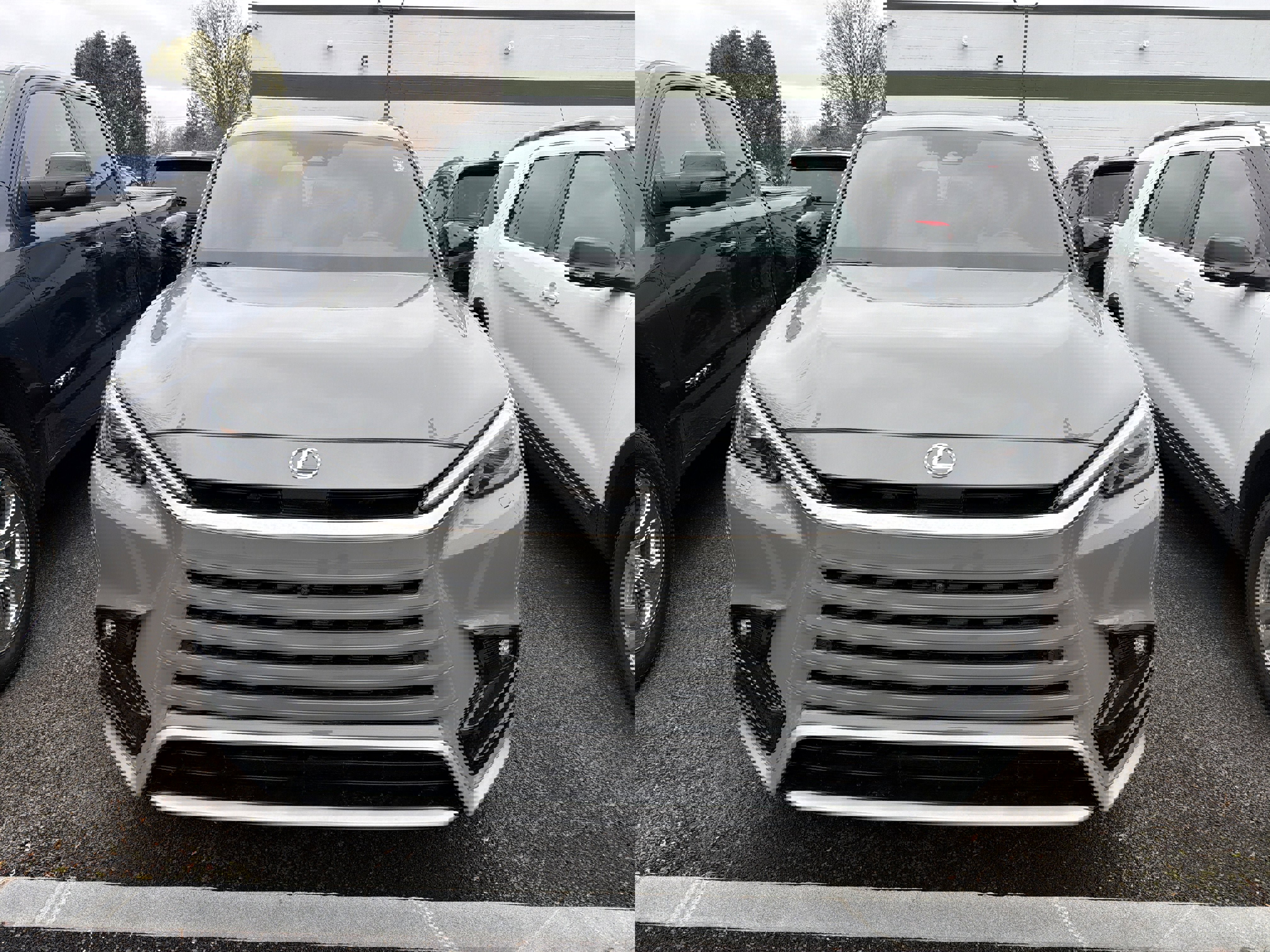 Used 2025 Lexus TX 500h AWD w/ Technology Package image 3