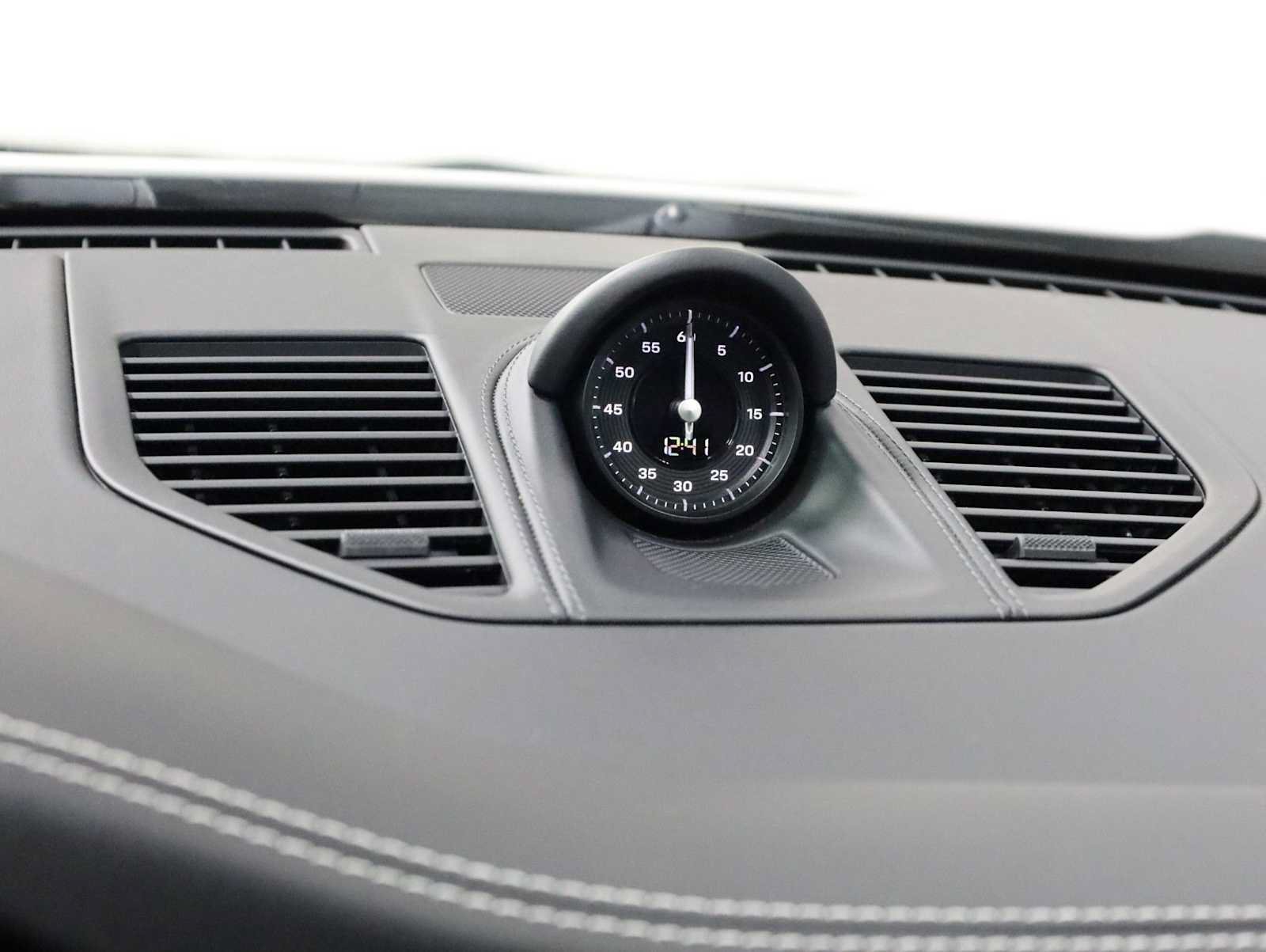 Certified 2025 Porsche 911 Carrera RWD image 18