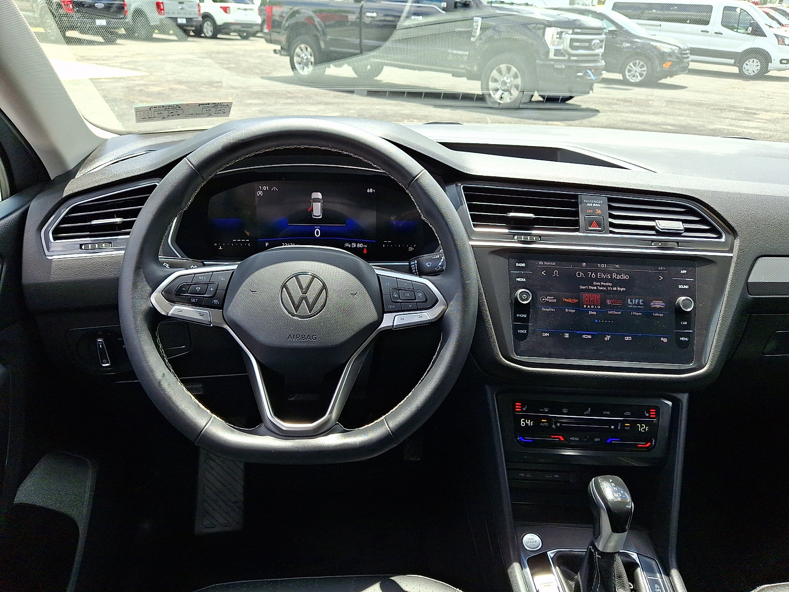 Used 2023 Volkswagen Tiguan SE AWD/4WD image 12