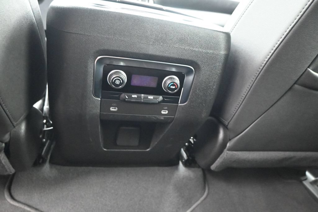 Used 2024 Chevrolet Tahoe LT RWD image 26